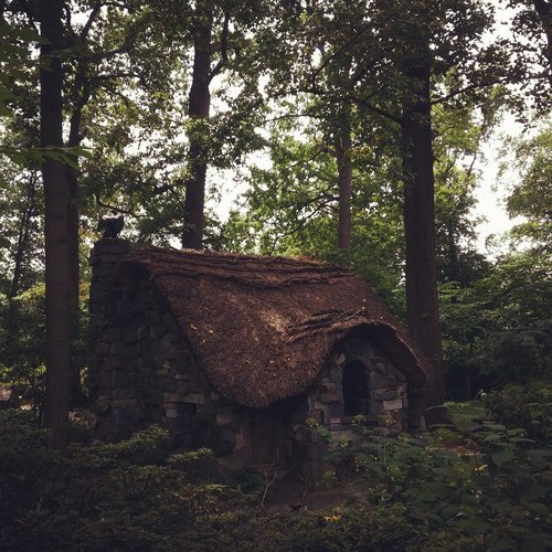 scarletsrealmagic:  My Simple Place for today. 