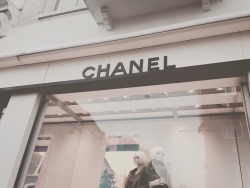 talkingwithabigsmile:  ~ Chanel