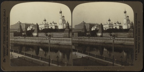Moscow Kremlin (Russia, c. 1901).