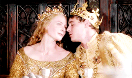 annaofcleves:The king offered to share his throne, as well as his heart, with the woman, whose beaut