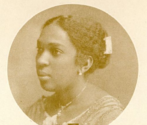 so-dayi:  haitianhistory:  Portraits of some elite Haitian women in the late 19th and early 20th century. CIDIHCA Archives.     NubianBrothaz  