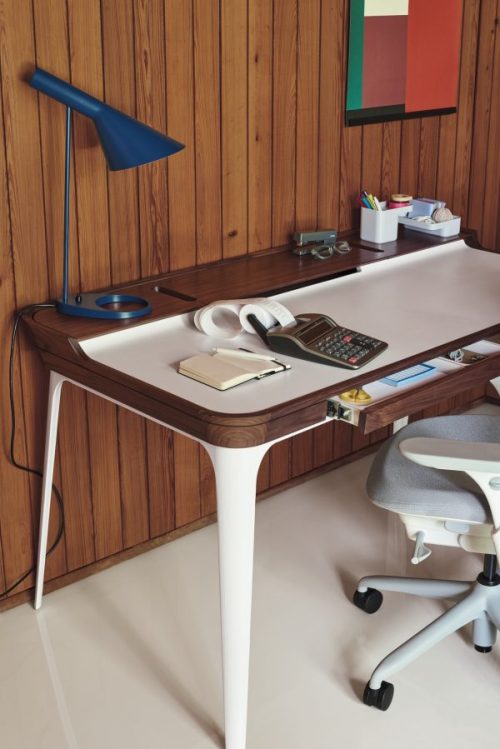 51 Wooden Desks for Timeless Style and Endless Productivity