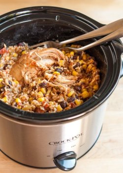 foodffs:  Slow Cooker Chicken Burrito Bowls