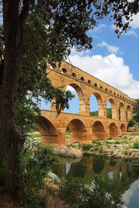 avgustaoktavia: The Pont du Gard is an ancient Roman aqueduct bridge that crosses the Gardon River i