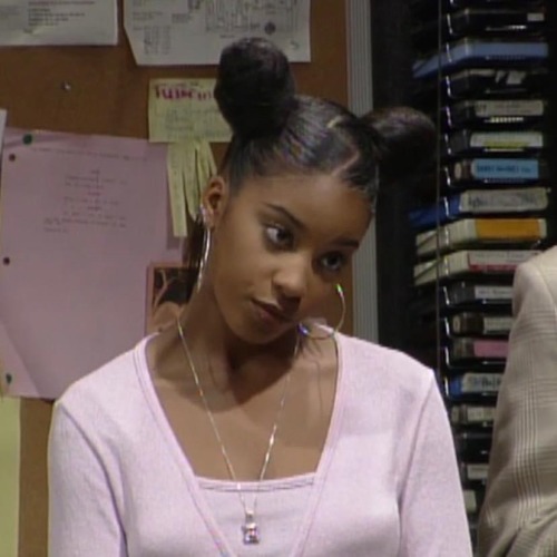 Reagan Gomez Had The Cutest Hairstyles On TV
