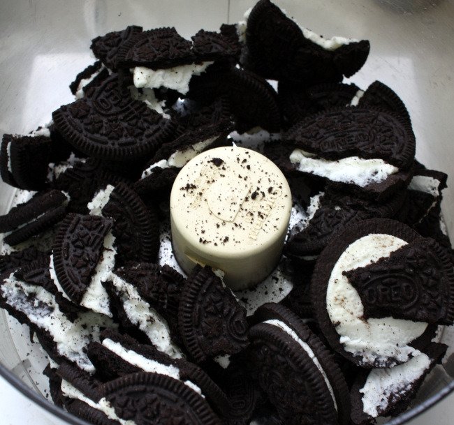 xhonk:  xhonk:  anaaesthetic:  mamajules1975:  thecakebar:  Oreo Cookie Butter Tutorial