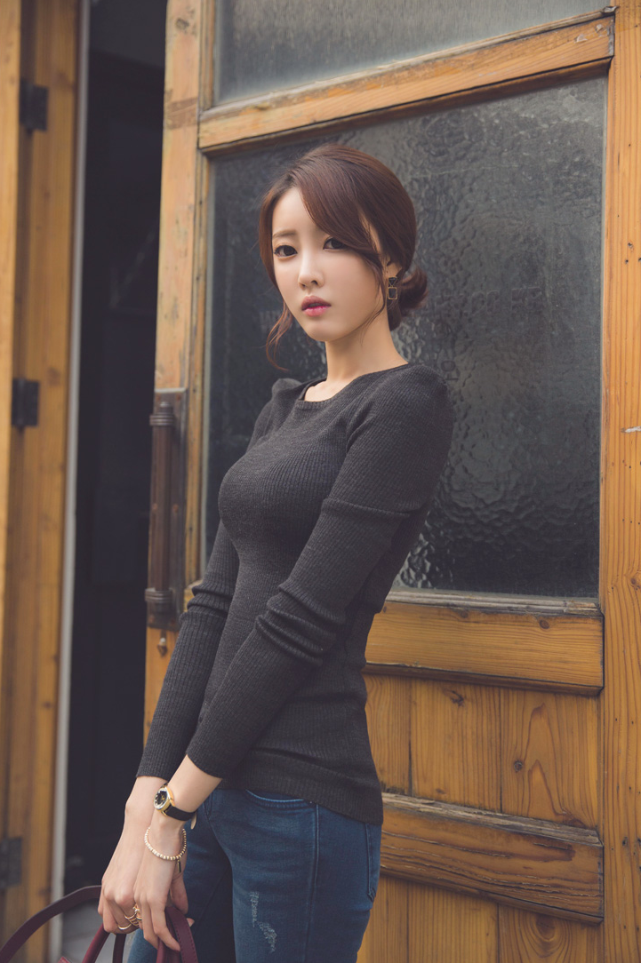 korean-dreams-girls:Ji Na - November 26, 2014 1st Set