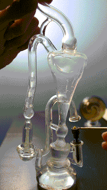 theslightlymadhatter:  My new Recycler by Chandler Ellis.Scientific Glass dabs. 