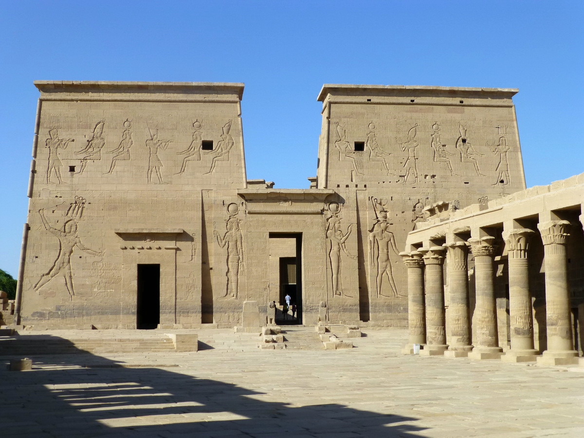 peashooter85:  Graffiti left by Napoleon Bonaparte’s troops on the Ancient Egyptian