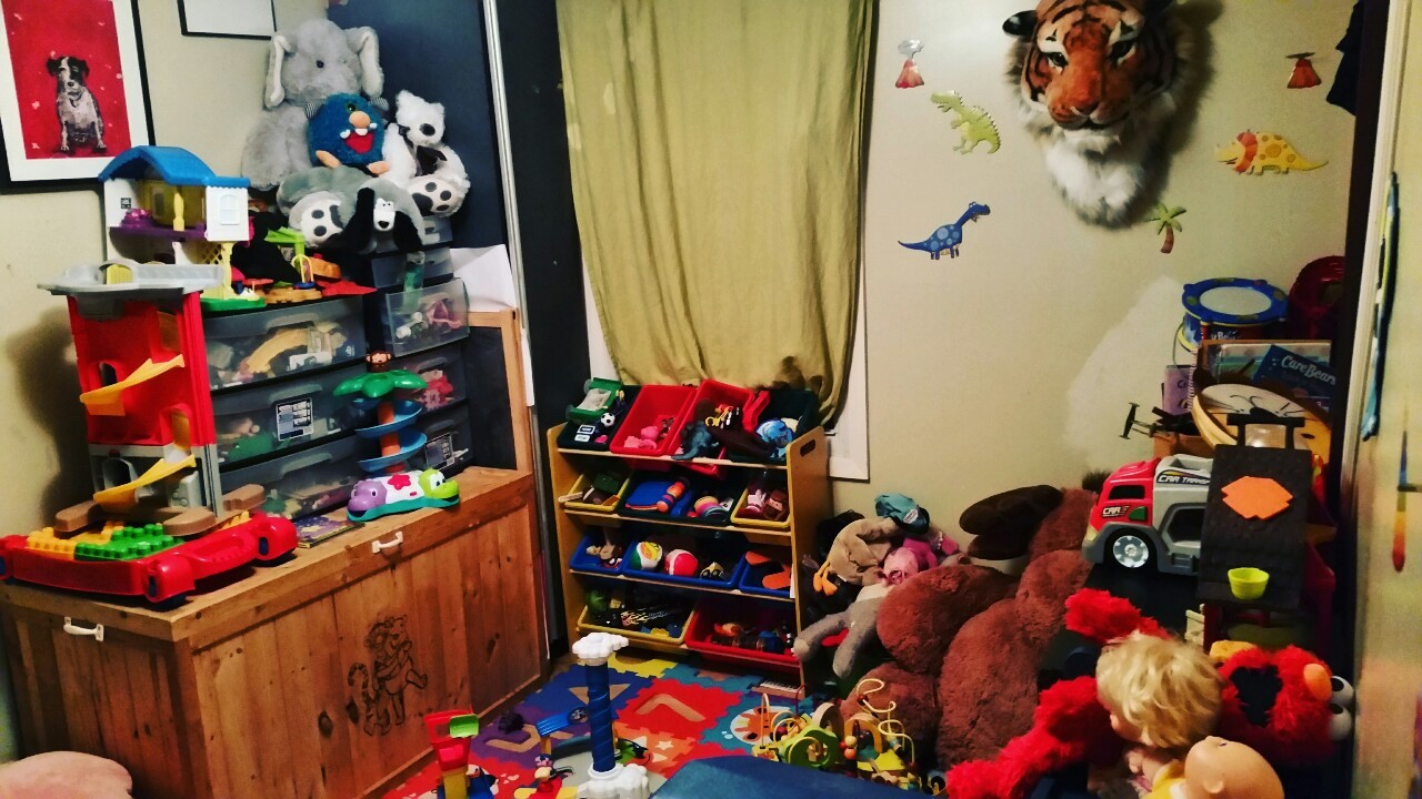 petmonster-furfur:  ykdave:  petmonster-furfur:  Someone come over and play with