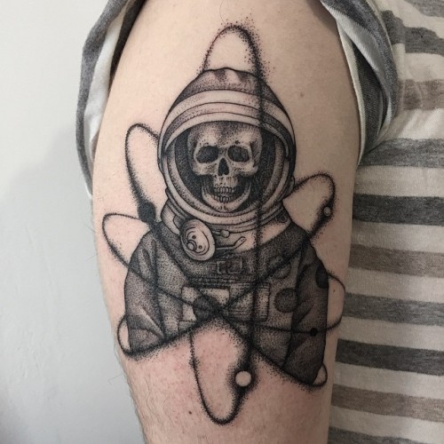 sashatattooing:  💀 #sashatattooing #linework #dotwork #tattoo (в Sashatattooing) 