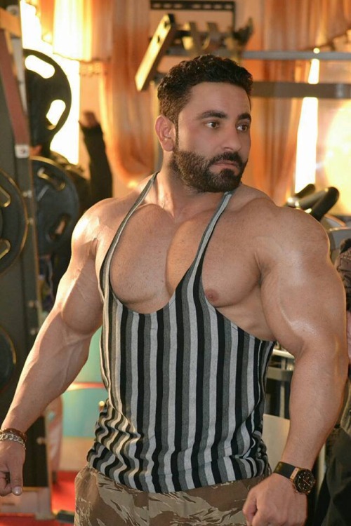 Why even wear a shirt? So damn sexy