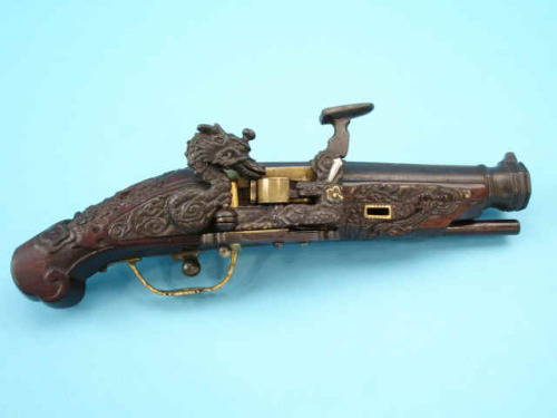 Extremely rare Japanese Snaphaunce pistol, This is an incredible piece owing to the fact that the va