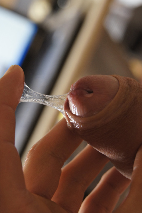 eduguarro:  Me encanta el pre-cum