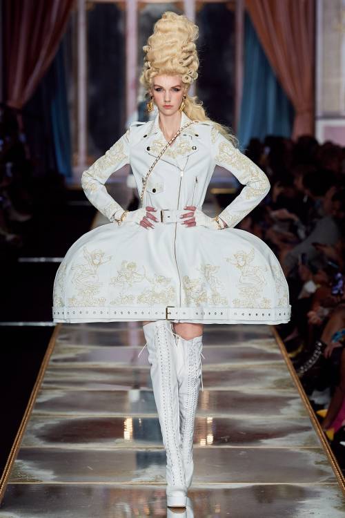 Moschino, fall 2020 RTW (click to enlarge)