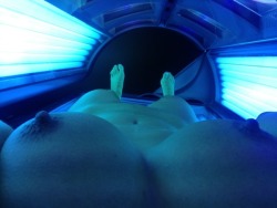 seungiorno:  tanning…