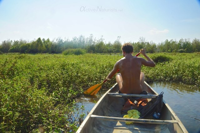 bysuar:  thehomenudist:  The weather has arrived, I have the canoes, now if I could