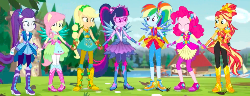fuck my little pony or whatever but every single outfit presented in these movies is the most lesbia