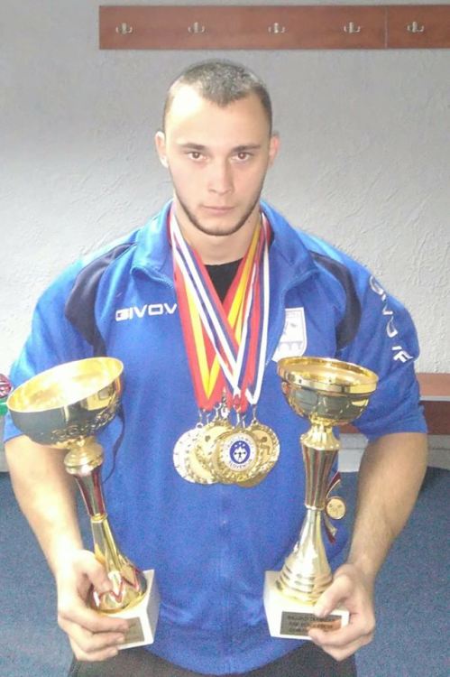 serbian-muscle-men:  young Serbian powerlifter Mirko 