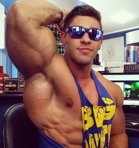markhunk:  Size matters, bros