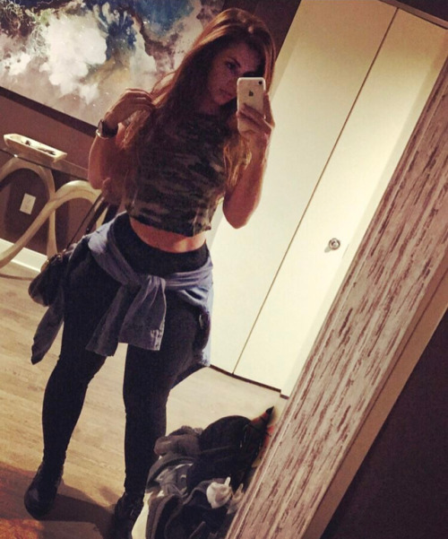Mindy Sittinpretty | @Mindysttnprty On Instagram Instagram.com/mindysttnprty Follow “Small Waist Curves”