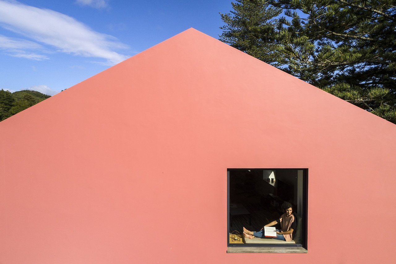 remash:pink house ~ mezzo atelier | photos © fernando guerra