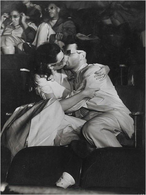 nymp-het:  superbestiario:  Kisses by Weegee  I love this.