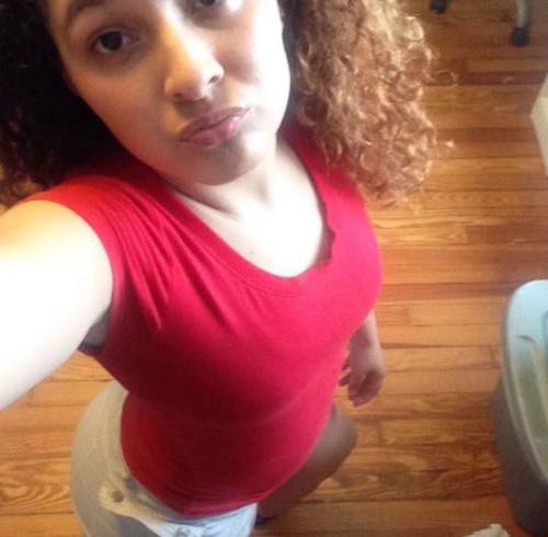strawberrytakeout:  Lauren Moore