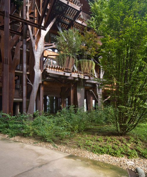 ryanpanos:25 Green | Luciano Pia | via divisare.comThe houses between trees in Turin took 