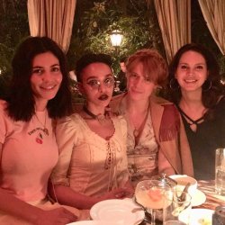 thefatmfanclub:  When Florence Welch, Lana Del Rey, Marina Diamandis and FKA Twigs dine together…