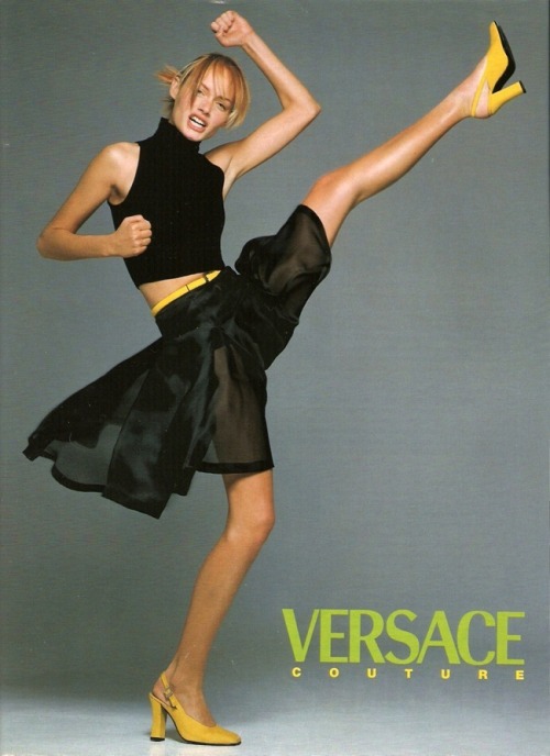 amber valletta @ versace spring 1996