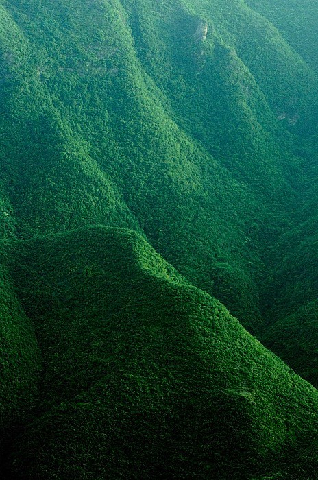 magic-carousel:  Guiyang Mountains, China.