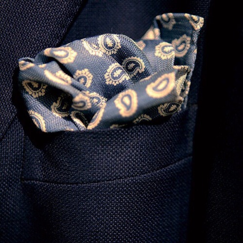 lindmannewyork:  Nicely folded pocket square.