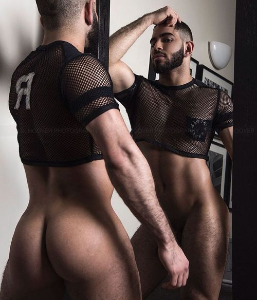 dominicanblackboy:Sexy gorgeous fat red ass Jason Jerez got a delicious dick between his legs !😍😍😍😍