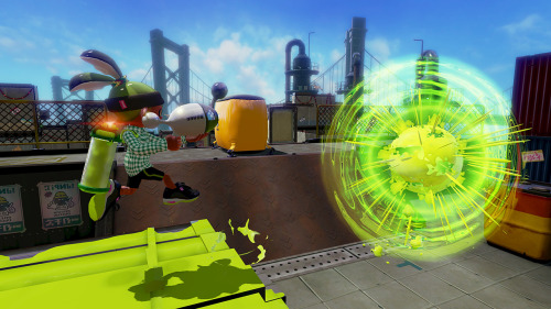 splatoonus:  We like to mix things up here at the Squid Research Lab. Right when we’ve got you thinking that weapon updates always come on a Friday - POW - weapons coming out on a Thursday.  Tonight you can get your hands on the Luna Blaster Neo. This
