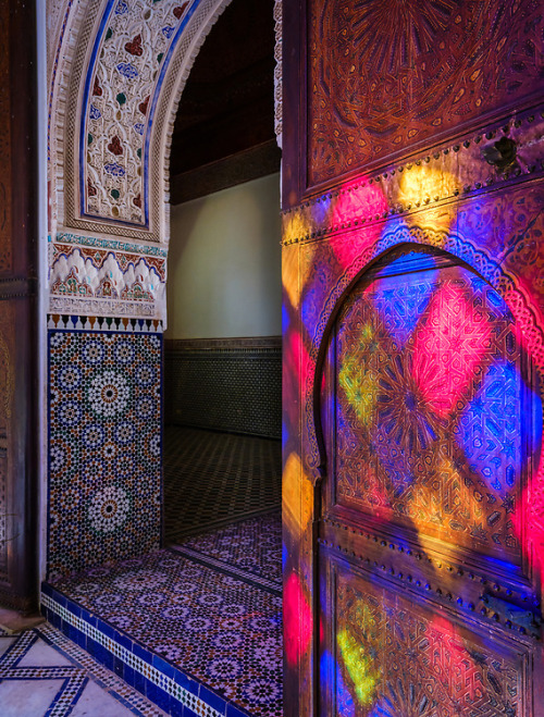 morobook: Morocco.Marrakech. Window reflections on the Bahia Palace 