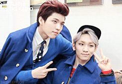 shineemoon:  Wookey taking a picture for Sukira 