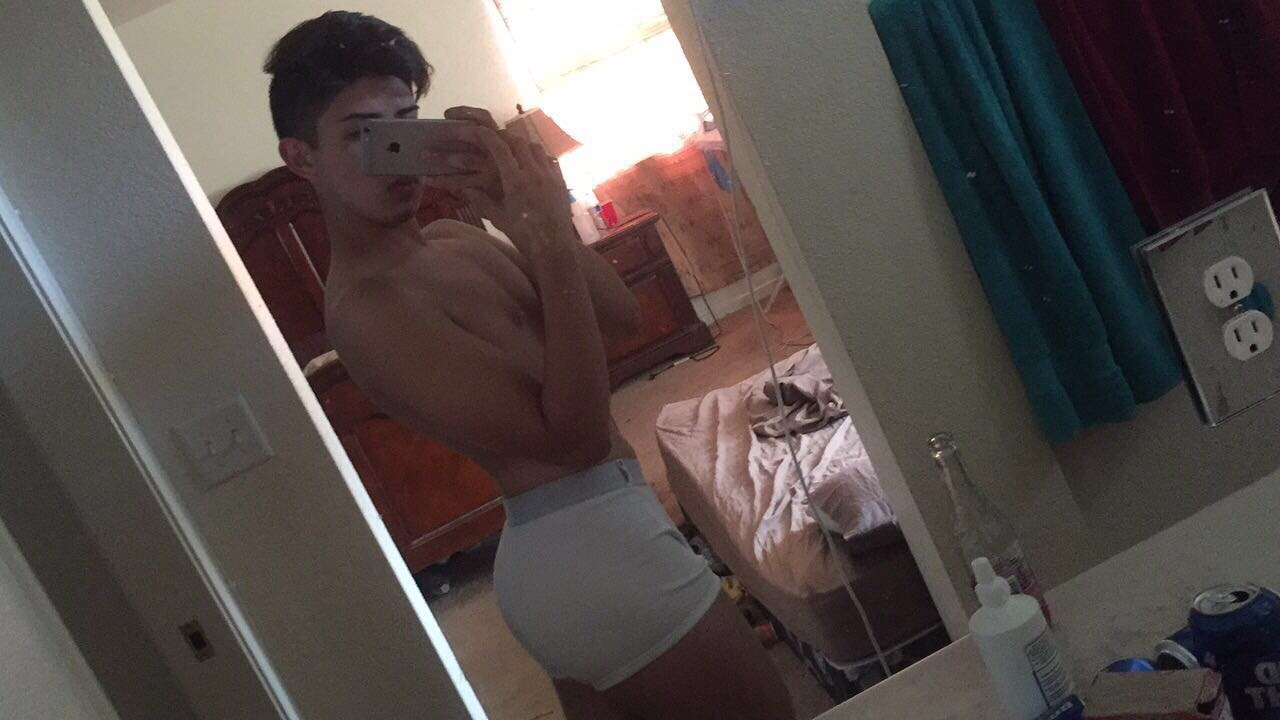 rico-garcia:  Mirror selfies 💎