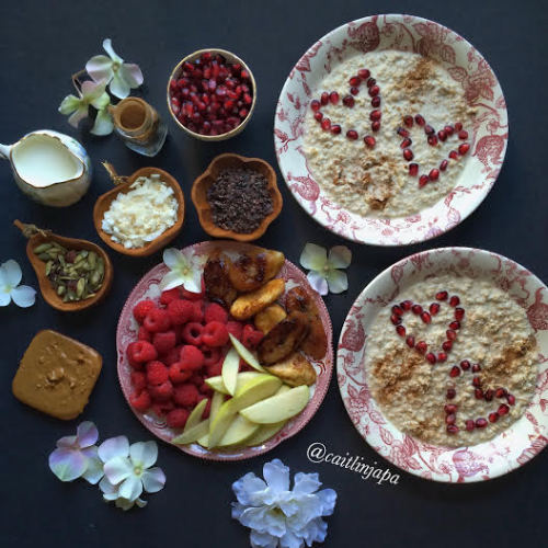 Build your own Oatmeal Bowl    Instagram: @caitlinjapa     