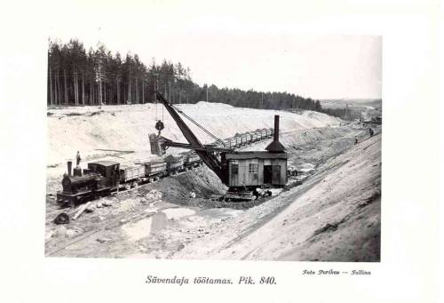 A dredger on the Tartu-Petseri railway line (Estonia, 1930).  