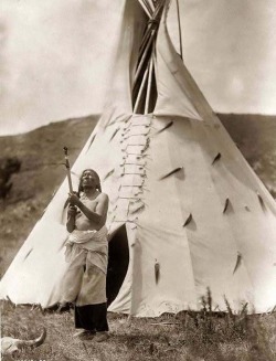 zzzze:  Edward Curtis - A Sioux Medicine Man,Slow Bull., | Photograph 