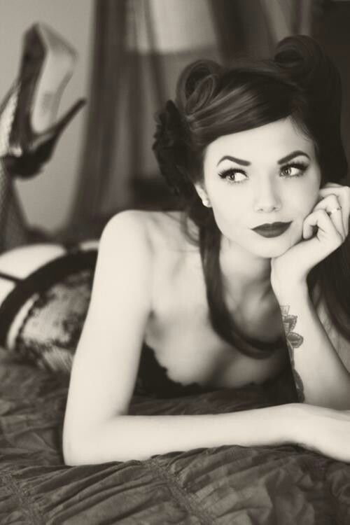 alternative-pinup:  Alternative Pinup