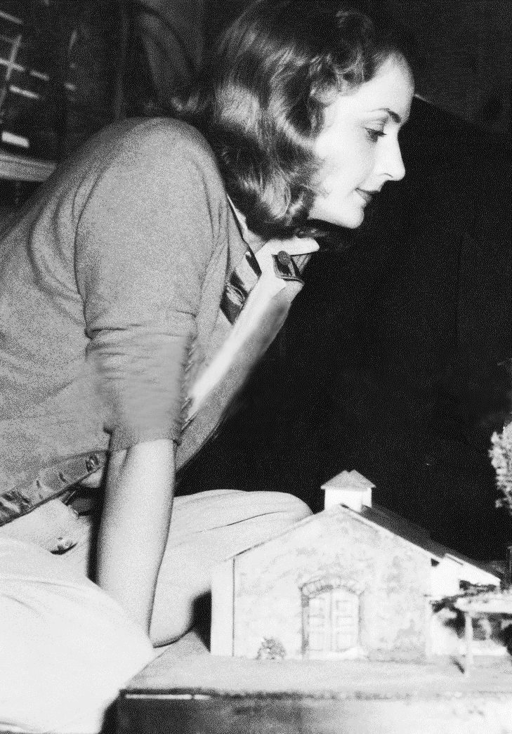rosemaclares:Carole Lombard on the set of They Knew What They Wanted