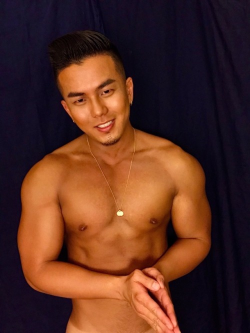 erectionary: kastroboit: Alex Chu has a Long thick dick… wonder if he is pure TOP or can be a