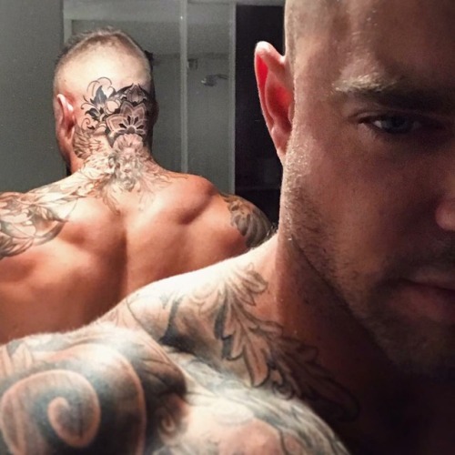 muscular guys, bodybuilders and my states of soul.