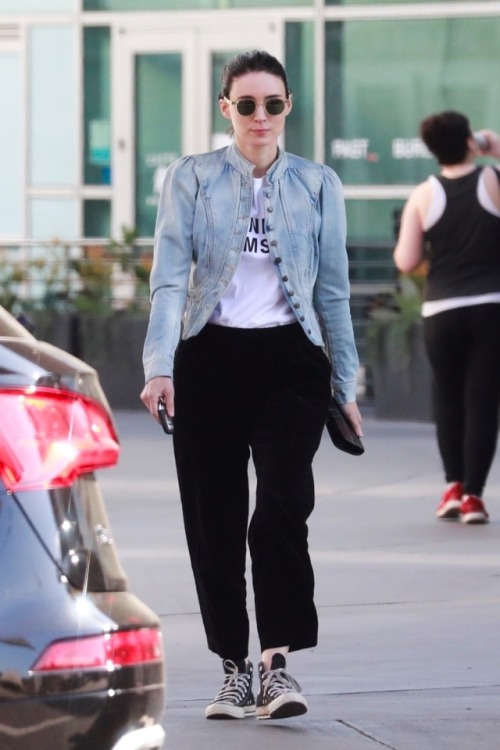 n-enya: Rooney Mara - Leaving an office building in Hollywood, CA April 7, 2018
