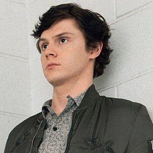 vanghoe:  petericonsz:  Evan peters icons porn pictures