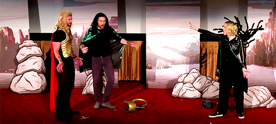 notcaycepollard:  greatcateblanchett: Thor Ragnarok cast crashed a screening of Thor