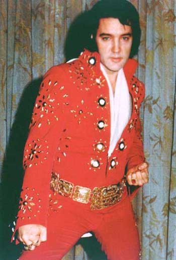ilovetheking-elvispresley:  Elvis in red. :) 