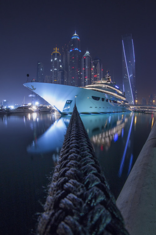 sapphire1707:  DUBAI by ialbeshari  bit.ly/KpypEi
